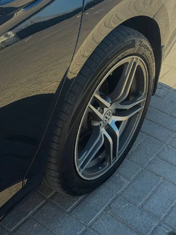 Продам volkswagen jetta 😍
✅ Цена - 1.850.000 руб.
✅ Год - 2019
✅Кпп- автомат ( asin) 1.4 turbo
✅Пробег 114 тыс

📱Номер телефона +79497139414
Машина в отличном состоянии, комплектация (se)
Состоянии ( вся безопасность родная ) в ней есть абсолютно всё для комфортного вождения: подогоревы сидений и зеркал, бесключевой доступ, старт-стоп, панорамная крыша, камера заднего вида с предупреждением о столкновении, датчик мертвых зон в зеркалах, большой штатный сенсорный монитор со всеми современными плюшками, кожаный салон, диски r-18 с новой летней резиной, датчик света и дождя, круиз-контроль с дистроником, датчик шин, мульти руль, двухзонный климат-контроль, и многое другое.
Состояние авто на фото говорит само за себя, можете приехать и убедиться лично, в таком состоянии их практически не осталось. Авто затонированo в круг и покрыта керамикой.
✅- Город мариуполь
📞 Звоните: +7(949)7139414 - фотография - 3