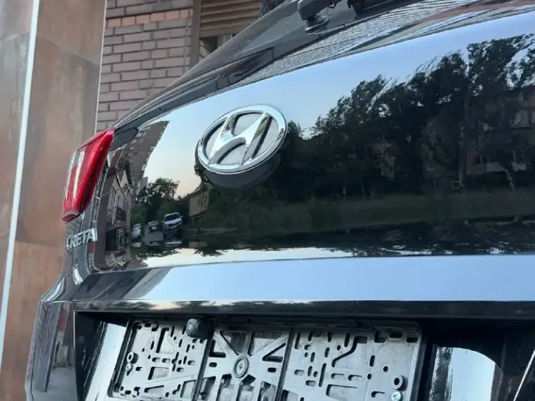 Продам hyundai creta
Возможен обмен
2019 Года выпуска.
Объем двигателя 1.6
Пробег 145 км.
Машина полностью в идеальном состоянии. Родной окрас кузова без единого дтп.
За все время пользования автомобилем был один хозяин ! Машина семейная, относились бережно.
Привод передний, коробка автомат,
Противоугонная система.
Иметься кондиционер, камера заднего вида, планшет, противотуманные фары, огни дневного хода, складывающиеся задние сидения, электростеклоподъемники передние и задние и множество других функций.
Возможен обмен с вашей доплатой.
Цена- 1420 торг!!!
Торг на месте, только реальным покупателям !
Номер для связи
+79494979811 - фотография - 3