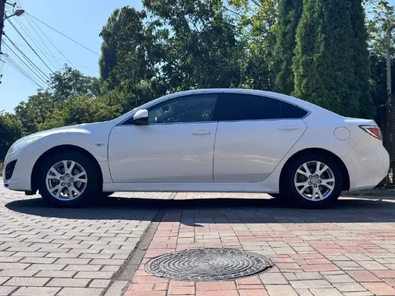 Прадам mazda 6 2011 г с родным пробегом 136 000 км автомобиль в отличном состоянии не битая некрашена один хозяин покупали в автосалоне объем двигателя 1.8 коробка механика пяти ступка автомобиль полностью обслуживаны без никаких лишних вложений очень надёжный и красивый цена 1 200 000 руб. Телефон +7 949 435 32 78 - фотография - 4