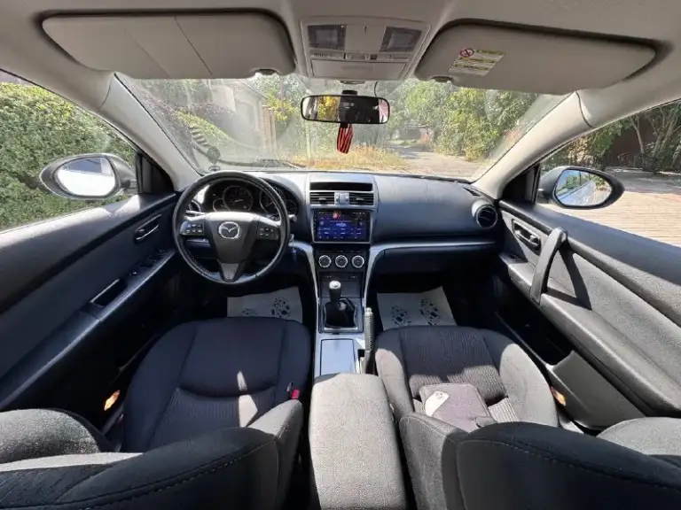 Прадам mazda 6 2011 г с родным пробегом 136 000 км автомобиль в отличном состоянии не битая некрашена один хозяин покупали в автосалоне объем двигателя 1.8 коробка механика пяти ступка автомобиль полностью обслуживаны без никаких лишних вложений очень надёжный и красивый цена 1 200 000 руб. Телефон +7 949 435 32 78 - фотография - 5