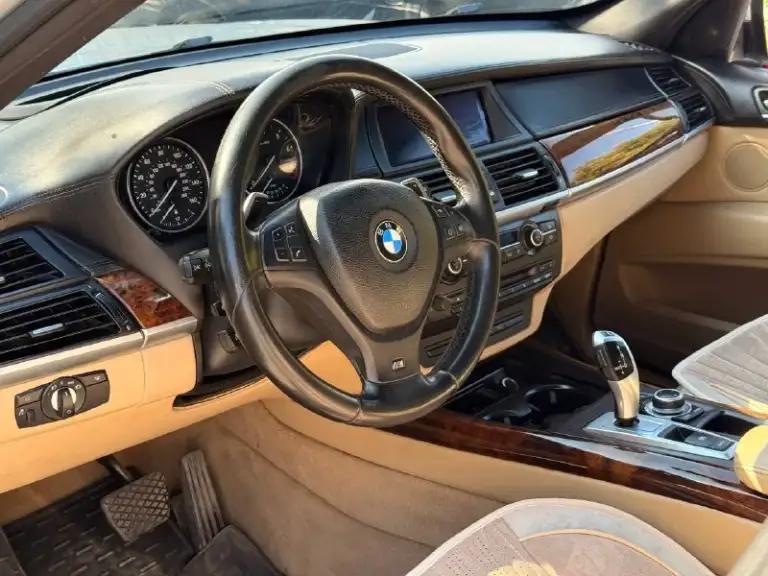 Bmw x5 2012
3.0 Бензин / автомат
Пробег 229 000 км
Цена 1 499 000₽
По технике без нареканий
Доки в порядке
Капот и передний бампер нужно покрасить (не кретично )
+7 949 509 34 28
+7 949 839 24 99 - фотография - 3