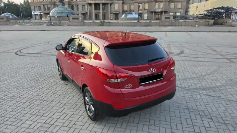 Hyundai ix35 рестайлинг 🚗✨
2014 Год 📅
Двигатель 2.0 бензин ⛽
Коробка автомат 🔄
Пробег 167.000 тыс. Км! 🛣️
2 Ключа, все книжки! 📚🔑
Автомобиль в отличном состоянии! 🌟
Коробка, мотор, ходовая без нареканий от слова совсем! 🛠️✅эндэскопию скину по запросу !!
2 Комплекта резины !
Вообщем автомобиль достойный. .. Emoji/40/f09f93b9.png')">📹
6 Колонок! 🔊
Навигация! 🗺️
Адаптивные фары 💡
И многое другое! ✨
Г. Донецк 📍
Цена 1.350.000 тыс. ₽ торг! 💰💸
Звоните +79495905326 📞
Если не доступен:
Мой телеграм +79885860906 💬📲
📲 Tg: с_e
📞 Звоните: +7(949)5905326 - фотография - 2