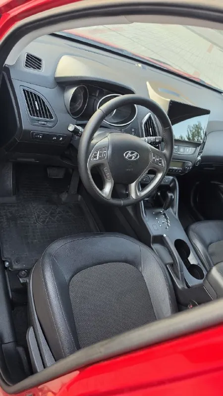 Hyundai ix35 рестайлинг 🚗✨
2014 Год 📅
Двигатель 2.0 бензин ⛽
Коробка автомат 🔄
Пробег 167.000 тыс. Км! 🛣️
2 Ключа, все книжки! 📚🔑
Автомобиль в отличном состоянии! 🌟
Коробка, мотор, ходовая без нареканий от слова совсем! 🛠️✅эндэскопию скину по запросу !!
2 Комплекта резины !
Вообщем автомобиль достойный. .. Emoji/40/f09f93b9.png')">📹
6 Колонок! 🔊
Навигация! 🗺️
Адаптивные фары 💡
И многое другое! ✨
Г. Донецк 📍
Цена 1.350.000 тыс. ₽ торг! 💰💸
Звоните +79495905326 📞
Если не доступен:
Мой телеграм +79885860906 💬📲
📲 Tg: с_e
📞 Звоните: +7(949)5905326 - фотография - 5