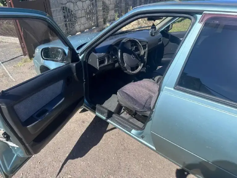 Продам daewoo nexia 2008г 227000 родного пробега, машина на полном ходу, установлен газ евро 4, вписан в птс, фаркоп вписан в птс, тяга у машины хорошая, едет бодро, простая комплектация, центральный замок, было много чего заменено, новый радиатор, сцепление 5т км назад, колодки новые, новые ароматизаторы задние, немного приподнят зад, вставлены проставки, заменена прокладка гбц, поменяны сальники, новый бочок антифриза, балон гбц под запаской, можно поставить в багажник балон на 60л
Сварено крепление под новый балон,
Стоит обычная музыка с магнитолой блютуз, двигатель работает ровно не троит масло не берет, из минусов есть моменты по кузову, на фото видно, машина стоит без дела, больше года стояла в гараже.
Интересующие вопросы по телефону. +79496473584
📲 Tg: @kostyakharakoz
📞 Звоните: +7(949)6473584 - фотография - 7