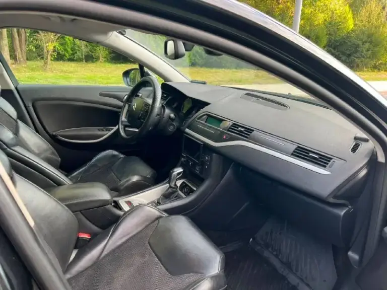 Продаю citroen c5 2012г.
1.6T автоматическая
Коробка передач
Пробег 200000
Мотор 1.6 турбо на 150 л. С
Кпп полноценный автомат
Установлена новая андроид магнитола со всеми примочками, так же встроенный gps навигатор.
Сигнализация с автозапуском.

Цена 630 000 рублей

Мотор сухой
Короба без нареканий, переключает плавно
Подвеска не стучит автомобиль в отличном техническом состоянии, регулярно проходило то. Все системы работают исправно. В дтп никогда не была. Много чего сделано по ходовой и технической части. Работает все просто отлично! Заменено из последнего: шаровые abs, подшипники все четыре, передние стойки (гидравлика), сферы прокачаны и одну заменила, моторчик пневмоподвески, рулевые рейки, катализатор, генератор, электропривод ручного тормоза, диски тормозные и суппорта, свечи, фильтра и масло, кондиционер заправлен. Машина на полном и уверенном ходу, никаких вложений не требует. Небольшой торг реальному покупателю.
Авто находится в п. Матвеев курган
Писать по номеру телефона +79885864369 в макс✅
Обмена нет. - фотография - 7