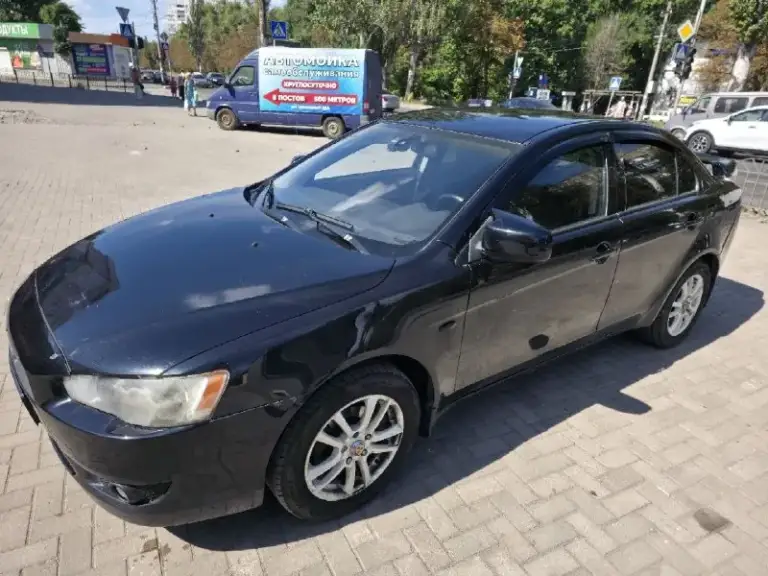 Продам mitsubishi lancer x
2008 Год, 1.8, акпп
Пробег 211 000.

Юридически чистая. Переоформление без проблем.

По технике порядок. Мотор порядок, коробка порядок. Все кнопки работают.

Комплектация: мультируль, круиз, автосвет, датчики дождя, усилитель руля, электрорегулировка зеркал, все 4 стеклоподъёмника.
В машине много чего сделано, т. К. Делал для себя, денег не жалел.
Стоит хорошая андроид магнитола с andoid auto и carplay.
Стоит дорогая, хорошая музыка. Новые динамики, сабвуфер от sony в багажнике, новый усилок.  
Установлен регистратор, камера заднего вида.
Стоит проекция на лобовое.
Климат работает (холодит и греет как надо).
Салон красивый, опрятный. Новые дорогие чехлы кожа+алькантара. Качественно перешит руль.
Сигнализация starline с автозапуском. Работает как часы.
Подушки на месте. Abs, esp.
2 Комплекта колёс. +запаска целая. Лето на дисках, зима штампы. Резина год назад бралась новая.

Сделана шумоизоляция капота, переднего правого подкрылка. (на второй подкрылок не успел поставить, времени не хватило. Весь комплект шумки в 3 слоя и инструменты для него отдам.
С машиной ещё много всего в довесок прилагается. От мелочей до разнообразных запчастей.

По кузову есть возрастные косяки. На фото все видно.

Цена: 650.000 р.
Продажа срочная, хороший торг у капота.

Осмотр днр, г. Донецк.
Подробности по телефону:
Роман
Феникс: +7-949-699-48-13
Мтс: +7-985-007-41-97 
Телеграм: @pyke666 / +79850074197 - фотография - 2