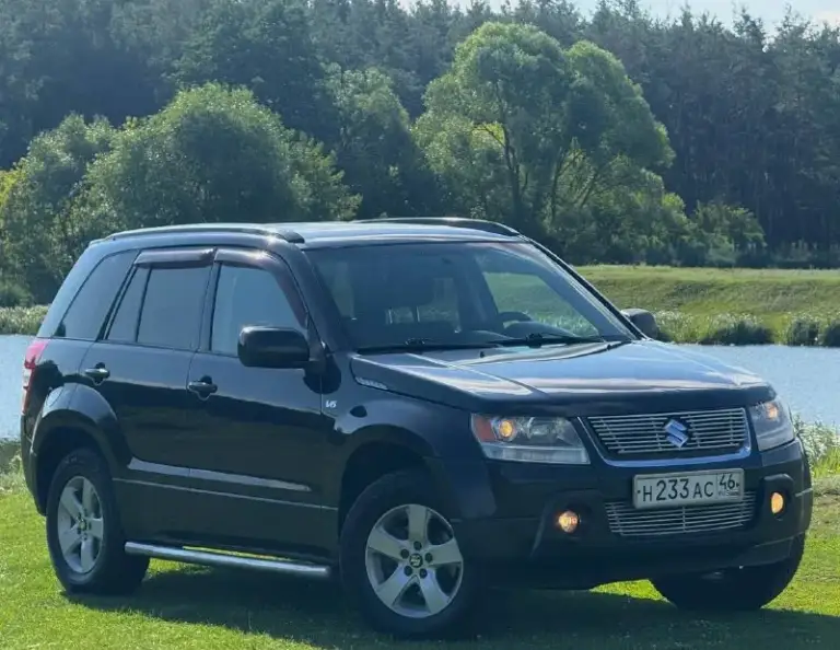 Продам suzuki grand vitara, 2.7 л, автомат aisin. (есть гбо) проезжает смело: 550-600 км (80 л) японская сборка. Редкая модификация : xsport. Заводской окрас кузова, без дтп, без ржавчины. Есть видеообзор (при необходимости перешлю) находится в одной семье с 2013 г (более 13 лет)
Двигатель (v6) 185 л. С (h27a) работает отлично. Самый надёжный и ресурсный из всей линейки, заменены цепи и всё сопутствующие: 27.09.25 г. Автомат переключается плавно - нареканий нет. Климат заправлен, все системы функционируют. Полный привод с блокировками, понижающими. Имеет три режима: 4h (high), 4h lock и 4l lock.
В автомобиле есть : климат и круиз, мультируль, бесключевой доступ, обогрев сидений и зеркал, доводчики окон, мультируль, акустика “pioneer”. Есть сенсорный дисплей с навигацией, громкой связью и радаром, установлена защита порогов, стоит силовой фаркоп из нержавеющей стали с нагрузкой до 2.5 т. Резина новая, летняя, kumho.
Тех
📲 Tg: дмитрий
📞 Звоните: +7(949)0033327 - фотография - 3
