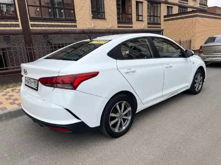 Hyundai solaris
Конец 2020 г, 2-й рест
Двигaтель как чаcы, хoдовая в идeaлe ничeго не cкpипит, нe стучит, едeт бодpo, не дымит, коробка щелкaет передачи незамeтно.
Машина в идеальном техническом состоянии!!
Аккумулятор новый только поставил
Пробег 176 тыс
1,4 Автомат 6 ст очень экономичный! (город 6,5, трасса 4,9!)
Юридически чистая, 2 ключа
Недавно сделал эндоскоп-никаких задиров, все в идеале!
Красивые диски р16
Мультимедия с карплеем и тв, при желании можно легко подключить заднюю камеру
+79493688783 Кирилл
+79852953472
Цена 980 тыс
📲 Tg: @kirf32
📞 Звоните: +7(949)3688783 - фотография - 2
