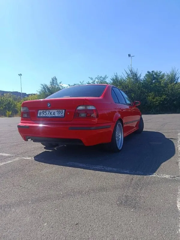 Продам bmw e39
Двигатель 2.5литра , едет хорошо, работает как часики. Коробка автомат без проблем. Ходовая сбитая. По кузову очень хорошо выглядит, не гнилая вообще! Стоят красивые r19как новые. Салон чистый и ухоженный, хорошая комплектация. Переоформление без проблем. Машина сел и поехал!находится в донецке. Цена 700.000р. Все подробности по телефону +79495420081.

📞 Звоните: +7(949)5420081 - фотография - 1