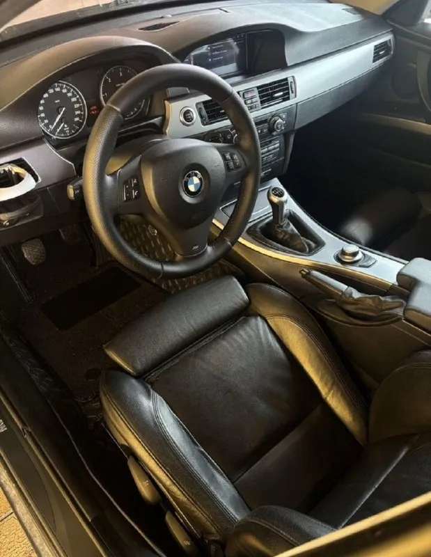 Bmw е90 2.0 ,2008, мкпп 6ст.
Двигатель работает ровно, не троит не дымит, масло от замены до замены(масло valvoline, замена каждые 5к). , коробка переключает мягко( произведена замена маховика и сцепление luk). Ухоженный салон на спорт сиденьях, магнитола с apple carplay и android auto, хороший свет, по ходовой ничего не стучит не гремит, 17 колеса с двумя комплектами резины, два ключа. Пробег 280к.
Я хозяин, машина оформлена на меня! Расход по городу 7-8 литров.
Цена 1🍋
+79494062556 (Тг, max на этом же номере)
.
📞 Звоните: +7(949)4062556 - фотография - 4