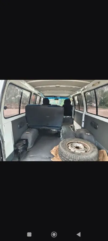 Toyota hiase 1991 года. Состояние очень хорошее. Мотор 2.0 бензин в очень хорошем состоянии. Мкпп 5-ти ступенчатая работает исправно. Рама без номера в отличном состоянии( на этих авто номер на раме не ставится только номер кузова) кузов в хорошем состоянии, ржавчины нет. Ходовая часть без нареканий. Рулевое управление новое (рейка, наконечники, тяги)
Автомобиль 7 мест+ водитель. Третий ряд в наличии, отдам новому владельцу. Салон в нормальном состоянии, оборудован двумя печками для комфорта передних и задних пассажиров. Есть музыка. Автомобиль конечно далеко не новый но беспроблемный, полностью обслужен и исправен. Не смотря на небольшие габариты машина продумана до мелочей, очень комфортная и вместительная, маневренная и проходимая.
Цена: 620 рублей+ небольшой торг.
Летняя резина почти новая (проехала 1 сезон) с машиной отдам зимнюю резину тоже почти новую (проехала 1 сезон)
Полный бак бензина в подарок (бак у этой машины 90 литров)
Осмотр г. Макеевка
Звоните по телефону+79491031780 - фотография - 2