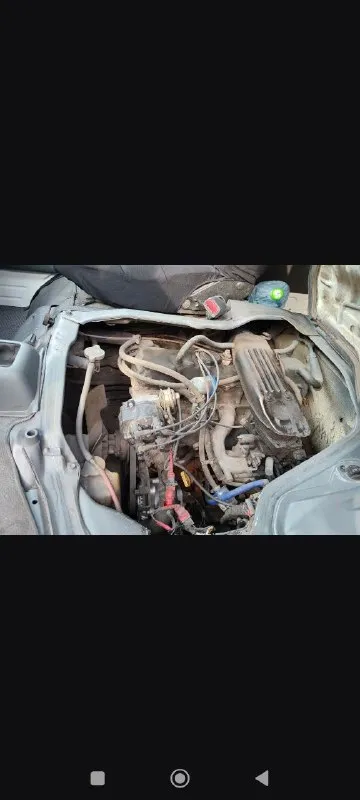Toyota hiase 1991 года. Состояние очень хорошее. Мотор 2.0 бензин в очень хорошем состоянии. Мкпп 5-ти ступенчатая работает исправно. Рама без номера в отличном состоянии( на этих авто номер на раме не ставится только номер кузова) кузов в хорошем состоянии, ржавчины нет. Ходовая часть без нареканий. Рулевое управление новое (рейка, наконечники, тяги)
Автомобиль 7 мест+ водитель. Третий ряд в наличии, отдам новому владельцу. Салон в нормальном состоянии, оборудован двумя печками для комфорта передних и задних пассажиров. Есть музыка. Автомобиль конечно далеко не новый но беспроблемный, полностью обслужен и исправен. Не смотря на небольшие габариты машина продумана до мелочей, очень комфортная и вместительная, маневренная и проходимая.
Цена: 620 рублей+ небольшой торг.
Летняя резина почти новая (проехала 1 сезон) с машиной отдам зимнюю резину тоже почти новую (проехала 1 сезон)
Полный бак бензина в подарок (бак у этой машины 90 литров)
Осмотр г. Макеевка
Звоните по телефону+79491031780 - фотография - 3