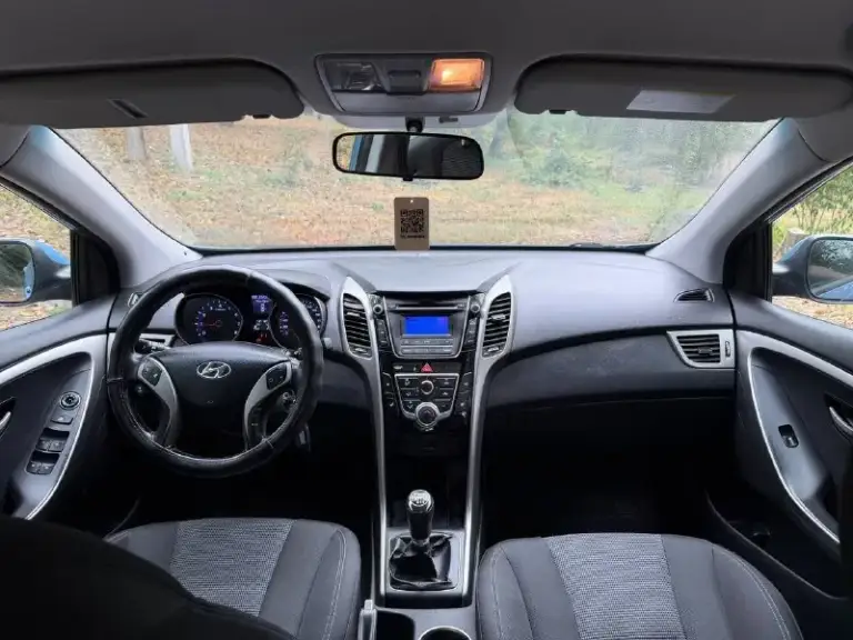 Продам hyundai i30 2012 года. Надёжный и экономичный автомобиль, в очень красивом цвете. Пробег 237000.
Двигатель 1.4. Работает без нареканий тяга очень хорошая, коробка шести ступенчатая механика переключает  очень мягко. По ходовой срочных вложений не требует.
Салон опрятный без дефектов.
По электрике работает всё в штатном режиме, не каких ошибок на приборной панели нет, кондиционер дует очень хорошо, стекла у автомобиля все заводские  включая лобовое, без трещин, из дополнительного установлена сигнализация с обратной связью, уже на зимней резине.
Птс оригинальный, 2 хозяина. Диагностическая карта на руках (тех. Осмотр) можно сразу ехать в мрэо переоформлять. Небольшой торг после осмотра. Обмен не интересует.
Цена 820000 торг после осмотра.
Осмотр в донецке.
79493016365
📲 Tg: дмитрий витальевич
📞 Звоните: +7(949)3016365 - фотография - 9