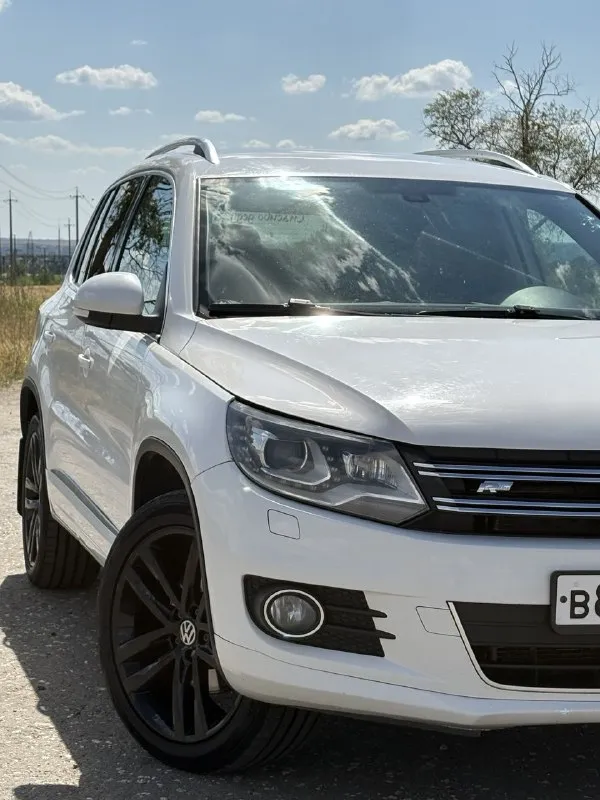 Продам volkswagen tiguan🔥
Год выпуска:2012🔥
Пробег, км:190.000 🔥
Модификация: 2.0 tsi 4motion at (170 л. С. )🔥
Тип двигателя:бензин🔥
Коробка передач :автомат 🔥
Привод:полный🔥
Тип кузова : внедорожник 5-дверный🔥
Koмплeктaция: sport&style🔥
Цвет:белый
❗️Двигатель работает ровно и стабильно, без лишних вибраций и посторонних шумов. Запуск уверенный, холостой ход стабильный, тяга ровная во всём диапазоне оборотов.
Турбина работает штатно, автомобиль уверенно набирает скорость и хорошо реагирует на педаль газа.
Течей масла и антифриза нет.
❗️Акпп работает штатно и плавно. Передачи переключаются чётко и своевременно, без рывков, ударов и задержек. Переключения вверх и вниз происходят мягко, без посторонних звуков.
❗️Подвеска работает собранно и уверенно, автомобиль хорошо держит дорогу, без раскачки и лишних вибраций.
При движении по неровностям посторонних стуков, скрипов и ударов нет.
Имеются дополнительные фото и видео.
✅Цена:1.199.999 тысяч
Возможен обмен.
Номер для связи:+79491472044 - фотография - 1