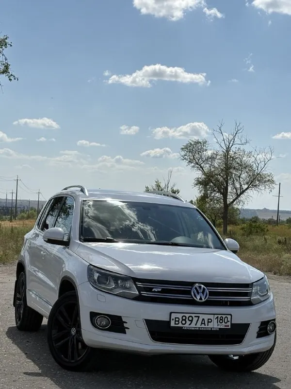 Продам volkswagen tiguan🔥
Год выпуска:2012🔥
Пробег, км:190.000 🔥
Модификация: 2.0 tsi 4motion at (170 л. С. )🔥
Тип двигателя:бензин🔥
Коробка передач :автомат 🔥
Привод:полный🔥
Тип кузова : внедорожник 5-дверный🔥
Koмплeктaция: sport&style🔥
Цвет:белый
❗️Двигатель работает ровно и стабильно, без лишних вибраций и посторонних шумов. Запуск уверенный, холостой ход стабильный, тяга ровная во всём диапазоне оборотов.
Турбина работает штатно, автомобиль уверенно набирает скорость и хорошо реагирует на педаль газа.
Течей масла и антифриза нет.
❗️Акпп работает штатно и плавно. Передачи переключаются чётко и своевременно, без рывков, ударов и задержек. Переключения вверх и вниз происходят мягко, без посторонних звуков.
❗️Подвеска работает собранно и уверенно, автомобиль хорошо держит дорогу, без раскачки и лишних вибраций.
При движении по неровностям посторонних стуков, скрипов и ударов нет.
Имеются дополнительные фото и видео.
✅Цена:1.199.999 тысяч
Возможен обмен.
Номер для связи:+79491472044 - фотография - 5