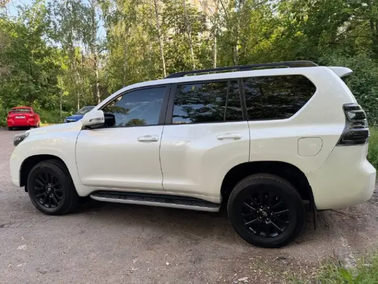 Доброго времени суток!
Продаю личный автомобиль тойота лэнд крузер прадо 2016
Отличный и надёжный автомобиль с дизельным 2.8 двигателем на 177 л. С.
Автомобиль в отличном состоянии, за авто следил, своевременно обслуживал!
Капот, крылья, фары и часть крыши в бронеплёнке!!
По кузову есть маленькие косячки, которые даже не заметны!
Имеется два комплекта колёс (зима, лето) зима резина свежая с дисками! Летняя резина проехала 1000 км тоже с дисками!
Пробег 260 тыс. На автомобиле езжу каждый день, пробег трассовый!

Цена: 3 850 000₽ (торга нет)

По интересующим вопросам звонить: 8-989-140-80-05 максим - фотография - 3