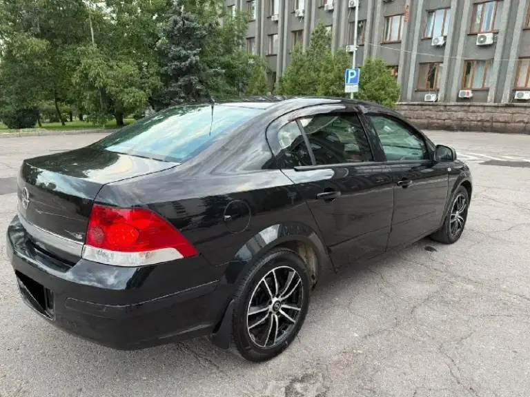 Здравствуйте продам opel астра h
( Opel astra h ) без дтп все остекление заводское
✅ В родной краске
В идеальном состоянии бережная эксплуатация и гаражное хранение  конкурентов этому автомобилю в его категории очень мало машина полностью обслужена
И готова к дальнейшей эксплуатации
✅ Двигатель 1.6 самое надёжное и практичное сочетание работает идеально расхода масла нет от слова совсем
✅Коробка механика работает без нареканий
.                  Комплектация
✅Климат контроль
✅ Abs
✅Круиз контроль
✅Мульти руль
✅Датчик дождя датчик света
✅ Память ключей
✅Подогрев сидений
Все работает без каких-либо нареканий  одним словом машины для, тех кто ищет для себя
Документы в полнейшем порядке кристально чистая история автомобиля  переоформление в моем присутствии
Цена 700 тысяч рублей хороший торг
+79494463218
.
📞 Звоните: +7(949)4463218 - фотография - 5