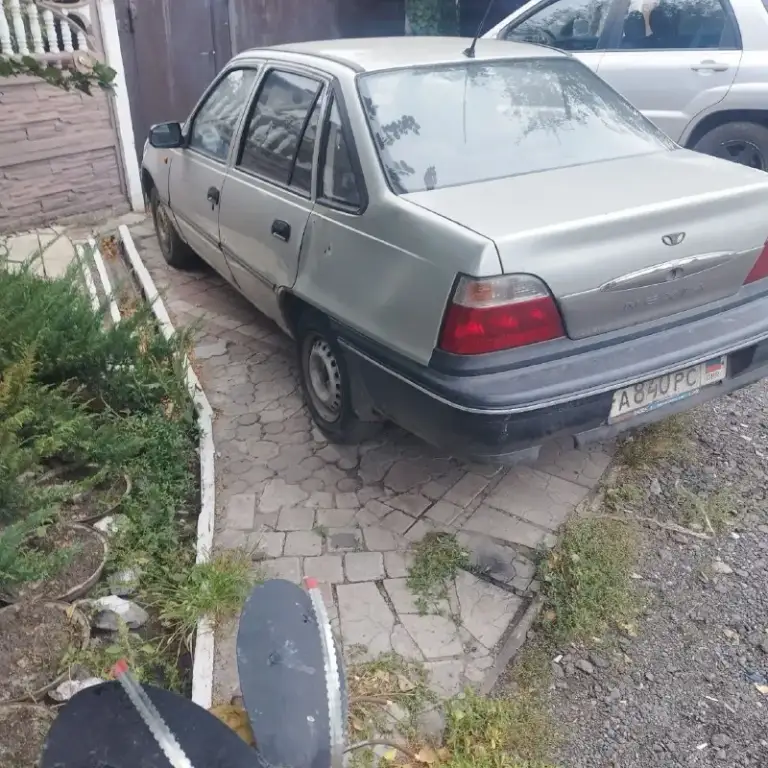 Продам daewoo нексия, двс 1.5 кпп 5 ст. На нормальном ходу, ходовая нормально. Кузов живой. Документы днр. Донецк куйбышевский район, окраина города. Цена 60.000₽ торг будет. +79493948926 связь в  макс.
📲 Tg: мишка куралесов
📞 Звоните: +7(949)3948926 - фотография - 2