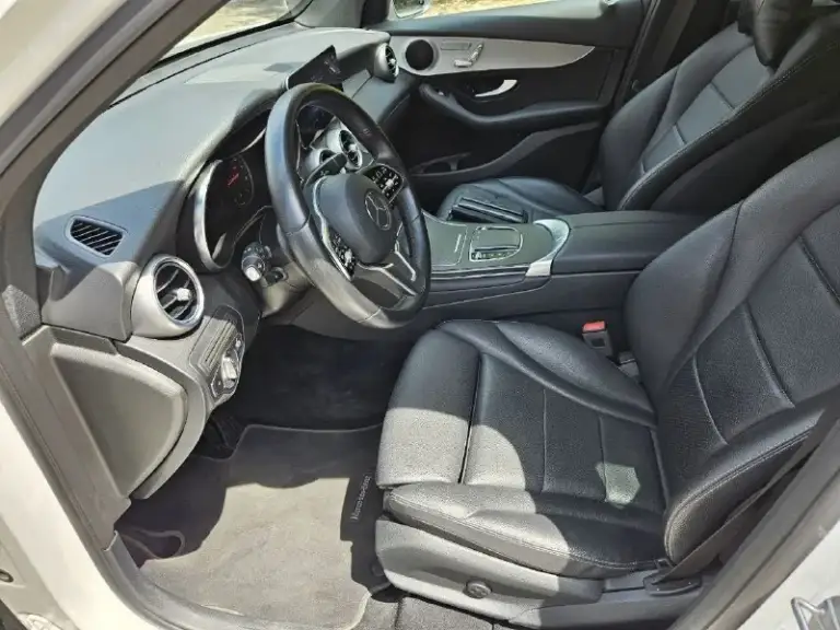 Glc 300 258л. С.
Год выпуска: 2021
Пробег: 28000км
Объём двигателя: 2.0 л turbo
9G-tronic (258л. С)
Кпп: автоматическая
Тип двигателя: бензиновый 
Привод: задний
Черная перфорированная кожa /черный потолок
Бортовой компьютер
Круиз-контроль
Круговые парктроники
Камера заднего вида
Датчики дождя, света
Климат-контроль 2-зонный
Подогрев сидений водителя и пассажира
Электропривод  багажника
Активная система помощи при парковке
Система предупреждения о столкновении с активным торможением fсw-stор.
Пакет памяти (водительское сиденье, рулевая колонка и зеркала)
Ассистент контроля слепых зон
Бесключевой доступ 4х дверей
Старт/стоп
Голосовое управление
Вluеtооth
Аuх
Мультифункциональное рулевое колесо
Контурная подсветка салона
Тачскрин дисплей
Пять режимов вождения: эко, комфорт, спорт, спорт+, индивидуальный
2 Комплекта резины
Один владелец/эптс
Осмотр г. Донецк днр
3.85Млн. Р.
+79493068712
+79526032528 What's up/telegram - фотография - 5