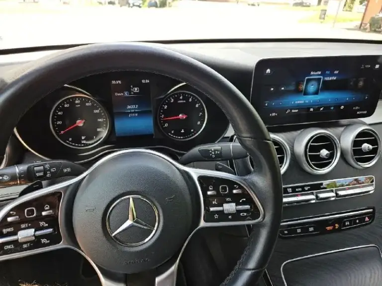 Glc 300 258л. С.
Год выпуска: 2021
Пробег: 28000км
Объём двигателя: 2.0 л turbo
9G-tronic (258л. С)
Кпп: автоматическая
Тип двигателя: бензиновый 
Привод: задний
Черная перфорированная кожa /черный потолок
Бортовой компьютер
Круиз-контроль
Круговые парктроники
Камера заднего вида
Датчики дождя, света
Климат-контроль 2-зонный
Подогрев сидений водителя и пассажира
Электропривод  багажника
Активная система помощи при парковке
Система предупреждения о столкновении с активным торможением fсw-stор.
Пакет памяти (водительское сиденье, рулевая колонка и зеркала)
Ассистент контроля слепых зон
Бесключевой доступ 4х дверей
Старт/стоп
Голосовое управление
Вluеtооth
Аuх
Мультифункциональное рулевое колесо
Контурная подсветка салона
Тачскрин дисплей
Пять режимов вождения: эко, комфорт, спорт, спорт+, индивидуальный
2 Комплекта резины
Один владелец/эптс
Осмотр г. Донецк днр
3.85Млн. Р.
+79493068712
+79526032528 What's up/telegram - фотография - 6