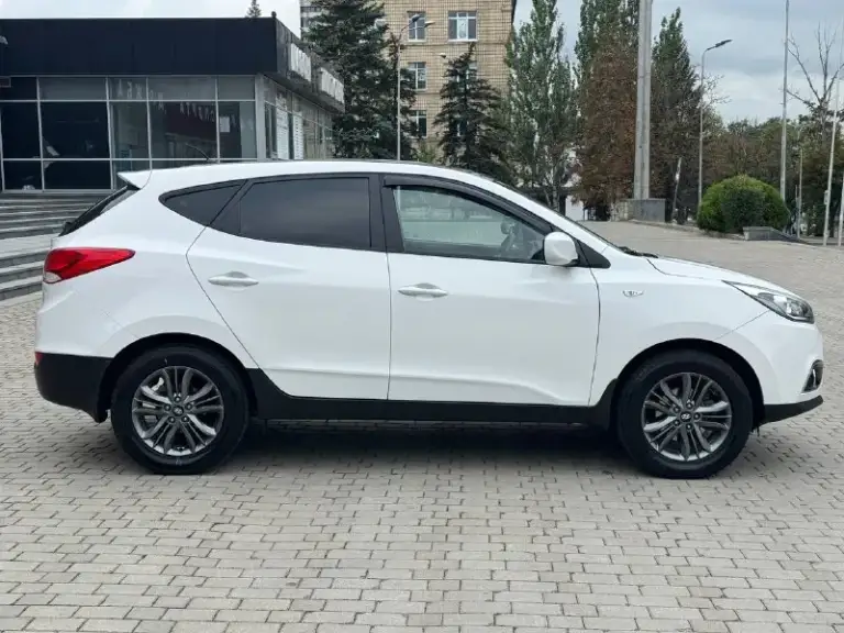 Hyundai ix35 официал
2014 Год
Двигатель 2.0 бензин
Коробка механика 6-ти ступка
Пробег родной 130 тыс. Км
Автомобиль в достойном состоянии,
Весь обслужен от а до я !
Родной подтвержденный пробег,
Кузов в заводском окрасе,
Вложения вообще не какого не требует !
С документами полный порядок, могу присутствовать в гаи для полного переоформления на вас!
Г. Донецк
Цена 1.280 тыс. ₽
( Возможно продажа в кредит)
Звоните остальное по
+79495210885
📲 Tg: r. B
📞 Звоните: +7(949)5210885 - фотография - 2