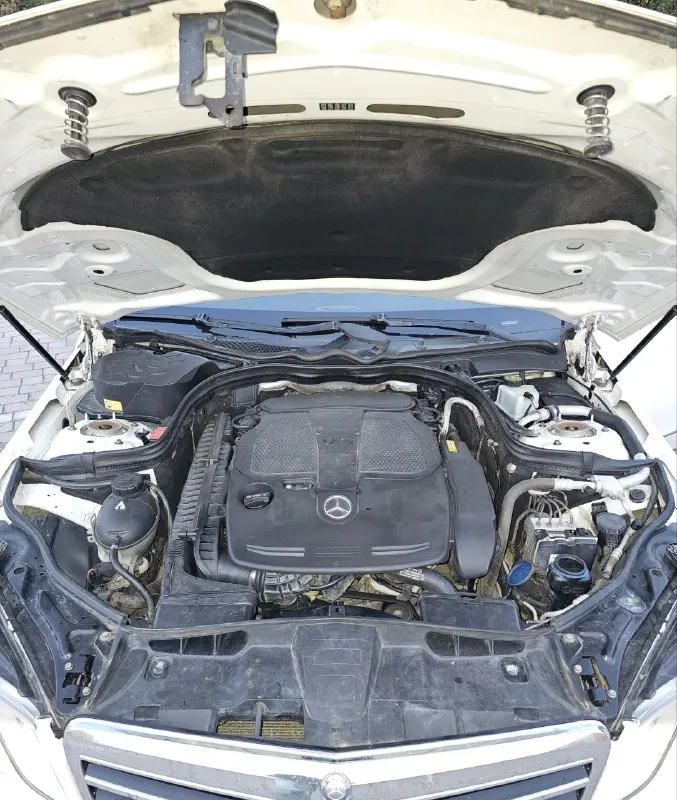 Mercedes e300 w212, 2012 год.
3.5 Бензин (m276), 249 л. С. , 7g-tronic 4matic (полный привод).
Пробег 250.000.
Комплектация avantgarde.
И коробка работает отлично, без ошибок и каких-либо проблем.
Климат контроль, круиз-контроль, лепестки, люк, подогревы сидений и стекл, мультируль, адаптивный свет, можно очень долго перечислять, работает всё без проблем, убедитесь в этом сами при осмотре.
По всем вопросам буду рад пообщаться по телефону.
С продажей я не спешу, рассмотрю обмен на автомобиль дешевле с вашей доплатой, открыт к вашим предложениям.
Осмотр г. Донецк.
Цена 1.700.000, торг минимальный.
Номер телефона: +79494832395
Связи может не быть, если не дозвонитесь, пишите если что в тг на этот же номер.
📞 Звоните: +7(949)4832395 - фотография - 4