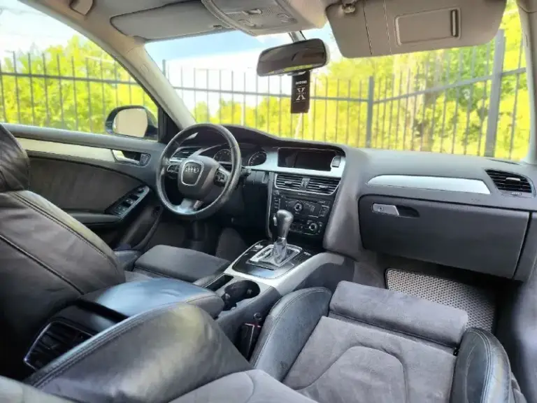 Продам автомобиль audi a4 b8 1.8 tfsi (турбо-бензин) 160 л. С
Год выпуска - 2009
Пробег:211.000км !
Документы кристально чистые, без обременений и т. Д!продажа по дкп или переоформление.
Техническое состояние без вложений, сел и поехал.
Двигатель работает идеально, не дымит, не тупит, турбина дует!
Коробка идеально, без пинков и задержек!
Ходовая отлично, едет комфортно и мягко.
Кузов в отличном состоянии, без гнили и дырок.
Салон в прекрасном состоянии, приятно сидеть!
Элекрика работает в штатном режиме, все регулировки, климат, стеклоподьемники, оптика и т. Д!
На все другие вопросы отвечу по телефону.
Цена:940.000р (торг реальному человеку)
Номер:+79490763198
Номер:+79498228009
Г. Макеевка
Возможна продажа в кредит!

📞 Звоните: +7(949)0763198 - фотография - 3