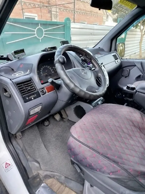 Продается mercedes вито 112
Год 1998й
Двигатель 2.2crdi
Привод передний
Автомобиль в очень достойном состоянии для своих лет!
Цена 1100000🍋 торг у капота!
Тел. +7 949 324-89-39
📞 Звоните: +7(949)3248939 - фотография - 4
