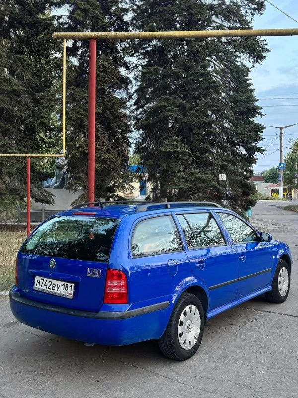 Цена: 600.000
Skoda octavia a4 tour. Skoda октавия тур.
Кузов универсал. 2004. Механика, чешская сборка. 1 владелец в рф. Пригонялась из европы.
Пробег 256.000. Двигатель 1.6 bfq атмосферный простой и надежный, расхода масла нет, обслужен, течей и запотеваний нет - работает штатно. Был кап. Ремонт 5тыс назад. Есть подтверждение. Ошибок нет.
Красивый синий цвет. Пороги и дно автомобиля в отличном состоянии. По кузову хорошо сохранилась, ржавчины нет.
Родной окрас. Лобовое оригинал без трещин.
Комплектация: кондиционер рабочий, эл. Стеклоподьемники, подогрев зеркал и регулировка, asr, abs, airbag, оригинальный фальшпол в багажнике.
В ближайшее время делать ничего не нужно, автомобиль обслужен. Салон в хорошем состоянии. 2 ключа. Новая резина. Ручник рабочий.
Готова на любые проверки.
Макеевка. +79493594733

📞 Звоните: +7(949)3594733 - фотография - 3
