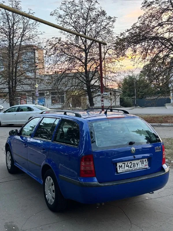 Цена: 600.000
Skoda octavia a4 tour. Skoda октавия тур.
Кузов универсал. 2004. Механика, чешская сборка. 1 владелец в рф. Пригонялась из европы.
Пробег 256.000. Двигатель 1.6 bfq атмосферный простой и надежный, расхода масла нет, обслужен, течей и запотеваний нет - работает штатно. Был кап. Ремонт 5тыс назад. Есть подтверждение. Ошибок нет.
Красивый синий цвет. Пороги и дно автомобиля в отличном состоянии. По кузову хорошо сохранилась, ржавчины нет.
Родной окрас. Лобовое оригинал без трещин.
Комплектация: кондиционер рабочий, эл. Стеклоподьемники, подогрев зеркал и регулировка, asr, abs, airbag, оригинальный фальшпол в багажнике.
В ближайшее время делать ничего не нужно, автомобиль обслужен. Салон в хорошем состоянии. 2 ключа. Новая резина. Ручник рабочий.
Готова на любые проверки.
Макеевка. +79493594733

📞 Звоните: +7(949)3594733 - фотография - 4