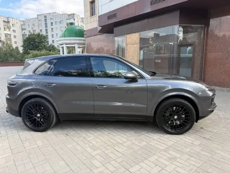Porsche cayenne s
2021 Год
131,000 Км пробег
Vin:
Wp1ab2ay0mda28683
Автомобиль в отличном состоянии. Полностью обслужен. Мотор и коробка в работают без каких либо нареканий.
Стоит активный выхлоп от немецкой компании
Cargraphic. Стоимостью 700 тыс руб. Диски разноширокие r21.
﻿Ночное видение.
﻿Проекция.
﻿Матричные фары.
﻿Установлен русский язык и навигация.
Автомобиль из америки.

Тел: +79493512554
Телегам: @supsun777
Цена: 7,500,000₽ - фотография - 2
