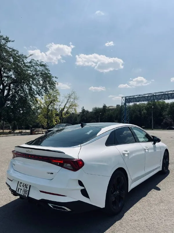 Продам личный автомобиль kia k5
2022 Года выпуска
Комплектация gt-line
Двигатель: бензин 1.6t 180 л/с
Пробег: 84.000км
Климат контроль, датчик дождя/света, панорамная крыша, автозапуск, предотвращения столкновения, активный круиз контроль и много других помощников.
Кожаный красный салон в отличном состоянии
Машина ухоженная, все обслужено, гаражное хранение.
Я собственник, первый хозяин
Приобреталась в грузии в августе 2025 года
Vin: 5xxg64j27ng161942
Осмотр г. Донецк
Цена: 2.575.000🍋, торг у капота
+7-949-555-58-88

📞 Звоните: +7(949)5555888 - фотография - 4