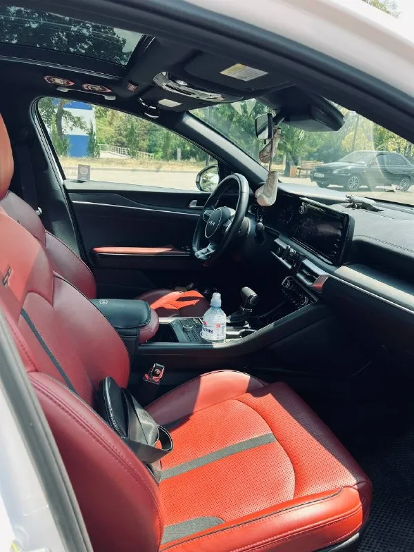 Продам личный автомобиль kia k5
2022 Года выпуска
Комплектация gt-line
Двигатель: бензин 1.6t 180 л/с
Пробег: 84.000км
Климат контроль, датчик дождя/света, панорамная крыша, автозапуск, предотвращения столкновения, активный круиз контроль и много других помощников.
Кожаный красный салон в отличном состоянии
Машина ухоженная, все обслужено, гаражное хранение.
Я собственник, первый хозяин
Приобреталась в грузии в августе 2025 года
Vin: 5xxg64j27ng161942
Осмотр г. Донецк
Цена: 2.575.000🍋, торг у капота
+7-949-555-58-88

📞 Звоните: +7(949)5555888 - фотография - 5
