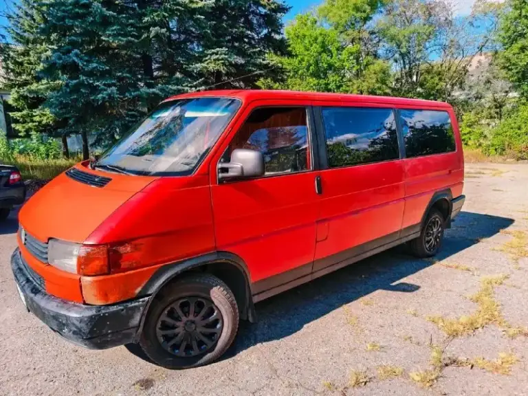 Продам свой автомобиль, пробег 470000км.
Владею 4 года, volkswagen transporter t4 2л газ/бензин (газ вписан) 7+1 категория в.
Техника 4, кузов на 3+
Масло не расходует, замена каждые 6 тыс. Км. Имеется фаркоп.
За последнее время заменил на новые:
-Генератор
-Стартер
-Вентилятор печки
-Вентилятор охлаждения
-Хороший свет, led лампы mtf за 6600р
-Аккумулятор
-Грм с помпой
-Все расходники
Два комплекта сидений в наличии.
Два комплекта резины лето и зима почти новые.
Я первый владелец по птс, страховка имеется.
Автомобиль ровный, не гнилой, всё что должно работать работает.
Стоит не плохая музыка на процессорной голове, машина проклеена на 70% шумкой.
+79499447808 Сергей
Осмотр макеевка, донецк, харцызск
Цена 460000р торг.
📲 Tg: @nnnastyazhe
📞 Звоните: +7(949)9447808 - фотография - 2