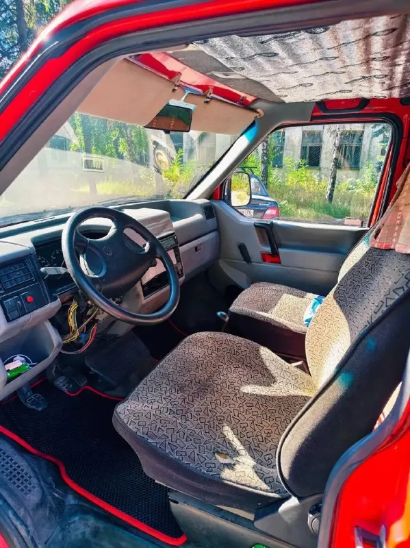 Продам свой автомобиль, пробег 470000км.
Владею 4 года, volkswagen transporter t4 2л газ/бензин (газ вписан) 7+1 категория в.
Техника 4, кузов на 3+
Масло не расходует, замена каждые 6 тыс. Км. Имеется фаркоп.
За последнее время заменил на новые:
-Генератор
-Стартер
-Вентилятор печки
-Вентилятор охлаждения
-Хороший свет, led лампы mtf за 6600р
-Аккумулятор
-Грм с помпой
-Все расходники
Два комплекта сидений в наличии.
Два комплекта резины лето и зима почти новые.
Я первый владелец по птс, страховка имеется.
Автомобиль ровный, не гнилой, всё что должно работать работает.
Стоит не плохая музыка на процессорной голове, машина проклеена на 70% шумкой.
+79499447808 Сергей
Осмотр макеевка, донецк, харцызск
Цена 460000р торг.
📲 Tg: @nnnastyazhe
📞 Звоните: +7(949)9447808 - фотография - 5