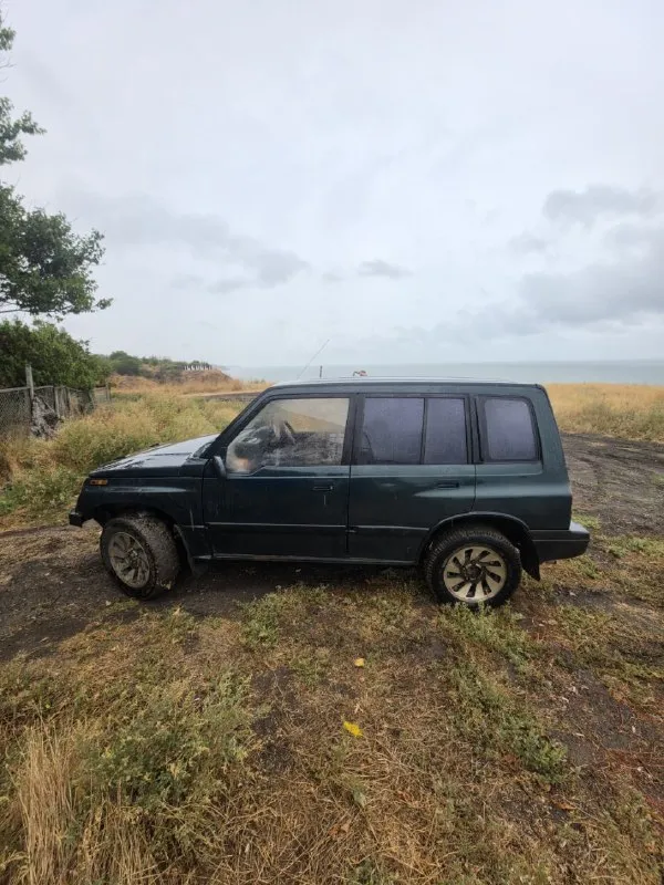 Suzuki escudo
Цена: 280 000
Город: мариуполь; ялта; мангуш; урзуф
Год выпуска: 1993
Пробег: 480 000км
Двигатель: 1.6
Топливо: бензин
Кпп: автомат
Собственник: езжу по дкп
Телефон: +79490415238
‼️Срочно‼️‼️срочно‼️продам suzuki escudo 16клоп, 1993г. В. В хорошем состоянии.
Масло менялось километров 50-100 назад, движок откапитален, на обкатке ходовка на бодрую 4, приятная музыка, все включается, 4 wd работает + хабы в исправном состоянии. Короче танк, тянет все, что можно. Номер рамы плохочитаемый. Передвигаюсь каждый день, по дкп. Проблем нет.
Цена:280 000, торг в пределах разумного приветствуется 😉
Писать в тг, не звонить!!!
📞 Звоните: +7(949)0415238 - фотография - 3