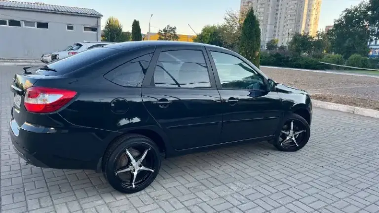 Лада гранта 2019 год
Пробег 162
Мотор 1,6 16 клапана
Авто в хорошем состоянии
Все масла фильтра только поменяны.
Стоят новые диски с резиной.
Оформление через мрэо
+79495925202
📲Есть телега
Цена 530.000 - фотография - 3