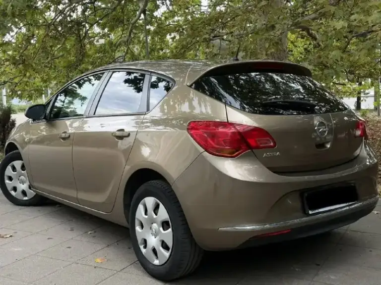 Продам opel astra 2014 года
Объем двигателя, 1.6
Коробка автомат, самая надежная комбинация между двигателем и коробки
Пробег, 94.000 родной готов на любые проверки !
Автомобиль гаражного хранения
Без дтп
В родном окрасе
Автомобиль полностью обслужен от а до я
Вложений не каких не требует
Отличный выбор для тех, кто ищет надежный и комфортный автомобиль. Он гарантирует безопасность и комфорт в любых условиях
Я хозяйка автомобиля, переоформление без проблем
В комплектации есть все для удобства, более детально расскажу по телефону
+7 (949) 537-08-64
Цена 890.000
📲 Tg: сюзанна
📞 Звоните: +7(949)5370864 - фотография - 2
