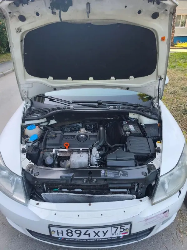Продаю личный автомобиль владею с 2021 года, к данной авто относились бережно и заливался только маслом кастрол 5w-30 c3(ll) все 3 владельца, масло не расходуется и не дымит турбина, очень бодрый и резвый. По технически 4+ и обслуживался своевременно, есть все записи в книжке вложение не требуется на долго! Кузов вся в родной заводской окрасе! Двигатель немец самый надежный и экономный саха 1.4 tsi, который достигает 500-600тыс км пробега без капиталки (ознакомится можно в интернете). Предпоследняя комплектация, круиз контроль, двухзонный климат контроль и тд. На последнем фото объявлении видны повреждения левого крыла! Этой зимой со скоростью 20-30км/ч, в условиях гололедицы с легка задели левым крылом! Виноваты дорожники и дтп не был зафиксирован! Автотека вся прозрачная! Цена снижена с учетом болячек, нет времени заниматься, на езду не влияет! Колеса лето литье, зимний штамб и запаска новая! Сигнализация пандора x9! Бываю в городе таганрог и ростов на дону
89900662592 - фотография - 9