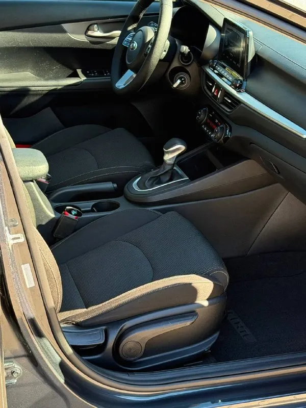 Kia forte cerato
2019 - Года
Двигатель 2.0 атмосферный
Автоматическая коробка передач
Пробег - 107.000
Цена - 1.420.000₽
Тел. +79493902663
Либо - +7 (949) 679-98-14
Состояние нового автомобиля, по кузову без единого изъяна. Чистый и ухоженный салон. Техническая часть на 5+ едете очень мягко без каких либо посторонних звуков. 2 комплекта ковриков. Штатная мультимедиа со всеми современными плюшками и с отличной акустикой. Удержание полосы, круиз-контроль с дистроником, климат-контроль, датчик света и дождя, датчик давления шин, антизанос, мультируль. Красивая новая машина, не дорогая в обслуживании, в жизни смотрится просто великолепно.
📲 Tg: @vladimir_23_23_23
📞 Звоните: +7(949)3902663 - фотография - 7