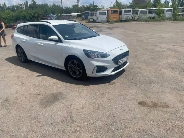 Ford focus mk4 1.5d mt st-line. Состояние отличное. Пробег: 145 000 км. Год выпуска: 2020. Личный автомобиль. Цена: 1 350 000 рублей, возможен торг. Контактный номер телефона: +79498118274. - фотография - 2
