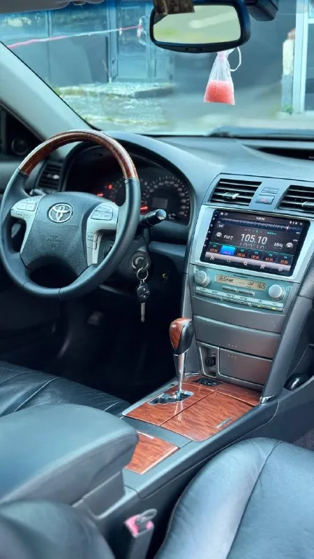 Продам всеми любимый автомобиль!
Toyota camry 40 2008 год
Обьем 3.5 газ/бензин работает отлично не троит не дымит масло не расходует!
Коробка автомат работает идеально как по маслу!
Кузов без ржавчины и гнили выглядит отлично!
Максимальная комплектация: кожаный салон. Авто свет. Авто дождь. Двух зонный климат контроль. Полный электро пакет. Электро регулировка сидений. Подогрев сидений. Кожаный мультируль. Задняя шторка. Лед оптика. Андроид магнитола.
Болон газа таблетка под запаску на 60л.
Отличный автомобиль на каждый день и очень большой плюс что стоит газ👍
▶️Смотреть больше фото◀️
Цена 1.090.000₽ срочно
+7949-989-62-00 Звоните в любое время, если не доступен звоните несколько раз, связь очень плохая!
📞 Звоните: +7(949)9896200 - фотография - 8