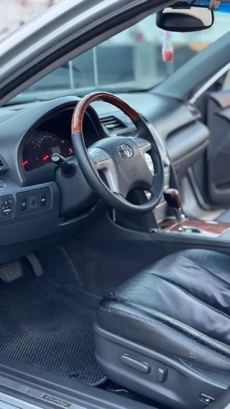 Продам всеми любимый автомобиль!
Toyota camry 40 2008 год
Обьем 3.5 газ/бензин работает отлично не троит не дымит масло не расходует!
Коробка автомат работает идеально как по маслу!
Кузов без ржавчины и гнили выглядит отлично!
Максимальная комплектация: кожаный салон. Авто свет. Авто дождь. Двух зонный климат контроль. Полный электро пакет. Электро регулировка сидений. Подогрев сидений. Кожаный мультируль. Задняя шторка. Лед оптика. Андроид магнитола.
Болон газа таблетка под запаску на 60л.
Отличный автомобиль на каждый день и очень большой плюс что стоит газ👍
▶️Смотреть больше фото◀️
Цена 1.090.000₽ срочно
+7949-989-62-00 Звоните в любое время, если не доступен звоните несколько раз, связь очень плохая!
📞 Звоните: +7(949)9896200 - фотография - 9