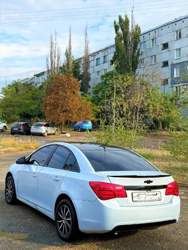 Продам chevrolet cruze🔥
Год выпуска:2012🔥
Пробег, км:200.000 🔥
Модификация:1.6 at (109 л. С. )🔥
Тип двигателя:бензин🔥
Коробка передач :автомат🔥
Привод:передний🔥
Тип кузова : седан🔥
Koмплeктaция: ls🔥
💥Диски r16 на хорошей резине
🕶 Тонировка 5% по кругу
🔊Музыкальная машина (100к+)
🔧 По технике:
• Двигатель 1.6 работает ровно и уверенно
• Заводится с пол-оборота
• Не дымит, не троит, посторонних звуков нет
• Коробка at работает штатно, передачи переключает плавно, без неприятных рывков
• Ходовая полностью сделана — автомобиль только выехал после ремонта
• Ничего не стучит и не гремит
• Дорогу держит уверенно, управление приятное и предсказуемое
🛠 По кузову:
Имеются возрастные нюансы и косметические моменты, соответствующие году автомобиля.
🔊 Музыка:
Отдельный плюс автомобиля — установленная аудиосистема стоимостью 100 000+ ₽. Не просто штатная музыка, а полноценная система для тех, кто любит качественный звук.
✅Цена:449.999 тысяч
🔄 Возможен обмен.
🚚 Возможен пригон.
Номер для связи:+79491472044 - фотография - 10