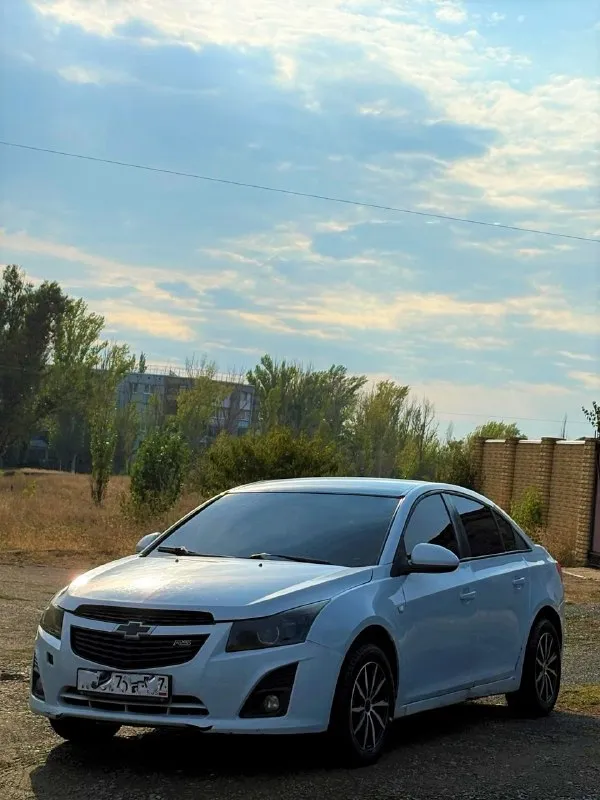 Продам chevrolet cruze🔥
Год выпуска:2012🔥
Пробег, км:200.000 🔥
Модификация:1.6 at (109 л. С. )🔥
Тип двигателя:бензин🔥
Коробка передач :автомат🔥
Привод:передний🔥
Тип кузова : седан🔥
Koмплeктaция: ls🔥
💥Диски r16 на хорошей резине
🕶 Тонировка 5% по кругу
🔊Музыкальная машина (100к+)
🔧 По технике:
• Двигатель 1.6 работает ровно и уверенно
• Заводится с пол-оборота
• Не дымит, не троит, посторонних звуков нет
• Коробка at работает штатно, передачи переключает плавно, без неприятных рывков
• Ходовая полностью сделана — автомобиль только выехал после ремонта
• Ничего не стучит и не гремит
• Дорогу держит уверенно, управление приятное и предсказуемое
🛠 По кузову:
Имеются возрастные нюансы и косметические моменты, соответствующие году автомобиля.
🔊 Музыка:
Отдельный плюс автомобиля — установленная аудиосистема стоимостью 100 000+ ₽. Не просто штатная музыка, а полноценная система для тех, кто любит качественный звук.
✅Цена:449.999 тысяч
🔄 Возможен обмен.
🚚 Возможен пригон.
Номер для связи:+79491472044 - фотография - 2