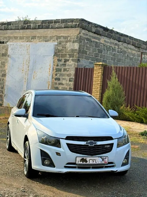 Продам chevrolet cruze🔥
Год выпуска:2012🔥
Пробег, км:200.000 🔥
Модификация:1.6 at (109 л. С. )🔥
Тип двигателя:бензин🔥
Коробка передач :автомат🔥
Привод:передний🔥
Тип кузова : седан🔥
Koмплeктaция: ls🔥
💥Диски r16 на хорошей резине
🕶 Тонировка 5% по кругу
🔊Музыкальная машина (100к+)
🔧 По технике:
• Двигатель 1.6 работает ровно и уверенно
• Заводится с пол-оборота
• Не дымит, не троит, посторонних звуков нет
• Коробка at работает штатно, передачи переключает плавно, без неприятных рывков
• Ходовая полностью сделана — автомобиль только выехал после ремонта
• Ничего не стучит и не гремит
• Дорогу держит уверенно, управление приятное и предсказуемое
🛠 По кузову:
Имеются возрастные нюансы и косметические моменты, соответствующие году автомобиля.
🔊 Музыка:
Отдельный плюс автомобиля — установленная аудиосистема стоимостью 100 000+ ₽. Не просто штатная музыка, а полноценная система для тех, кто любит качественный звук.
✅Цена:449.999 тысяч
🔄 Возможен обмен.
🚚 Возможен пригон.
Номер для связи:+79491472044 - фотография - 3