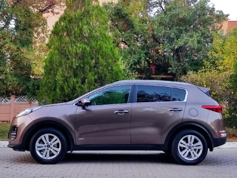 🚗
Kia sportage 2.0 2017 г. В. Полный привод.
Птс оригинал, 3 собственника. Полный пакет документов для оформления в мрэо.
Двигатель 2.0 с родным пробегом 165.000 км. Работает тихо, масло не потребляет, задирами не страдает. Техническая часть авто без нареканий. Все элементы кузова заводские в родном окрасе. Недостатков нет. Салон чистый, комфортный, аккуратный. Есть все для комфорта водителя и пассажиров. Складывание, обогрев, электрорегулировка зеркал, полный мультируль, штатная цветная мультимедиа, двузонный климат контроль, обогрев всех сидений, обогрев руля, камера, режимы управления авто на выбор для водителя, помощь при спуске, парктроник, датчик дождя, датчик света, дневные ходовые огни.
Цена: 1650000 ₽
📲 Tg: r
📞 🇷🇺 Звоните: +79496723871

Авторынок днр донецк - фотография - 4