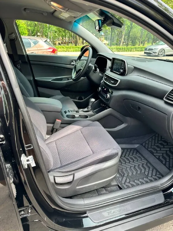 Hyundai tucson 2020
Автомобиль привезён из сша для личного пользования. Продажа связана с приобретением другого автомобиля.
Двигатель 2.0 бензин (161 л. С. ), автоматическая коробка передач. Автомобиль полностью исправен технически, своевременно обслуживался и не требует вложений.
Салон чистый и ухоженный, в автомобиле не курили. Комфортный, надёжный
Комплектация:
• Кнопка start/stop;
• Электропривод водительского сиденья;
• Мультируль;
• Кондиционер;
• Полный электропакет;
• Мультимедийная система с bluetooth;
• Просторный салон и вместительный багажник.
Автомобиль подбирался и привозился для себя. Повреждение в сша было незначительным и носило косметический характер, без вмешательства в силовую структуру кузова и элементы безопасности.
Vin-код, фото с аукциона и фотографии повреждений до ремонта предоставлю по запросу.
79000Км
2190000₽
79491696092
Разумный торг возле автомобиля - фотография - 6