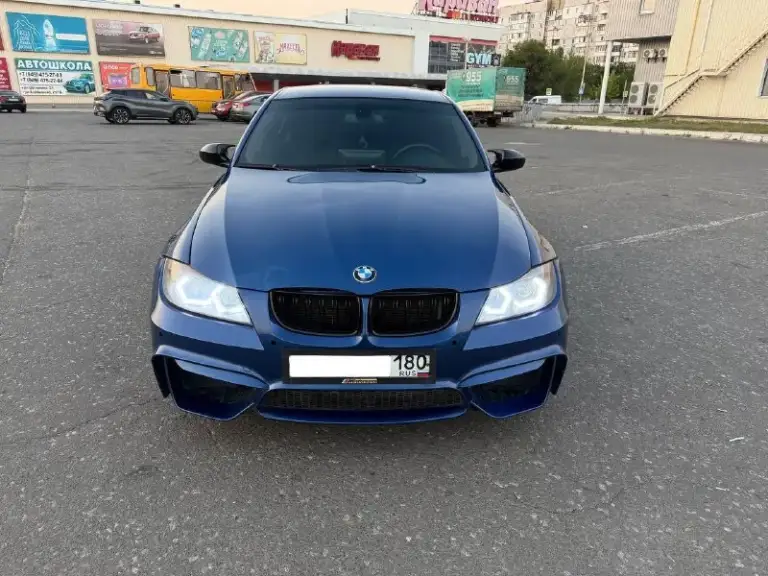 Bmw 325xi, 2007 год.
Под капотом — бензиновый двигатель n52b30af объёмом 3.0 литра, полный привод и классический автомат.
Пробег 171 500 км.
Автомобиль в хорошем состоянии: оцинкованный кузов без коррозии, стёкла оригинальные. Работает ровно, коробка переключает чётко, климат-контроль холодит.
Автомобиль полностью обслужили, сел и поехал.
Документы в полном порядке, техосмотр пройден, продажа от собственника.
Цена — 950 000 рублей.
Есть комплект хороших дисков r19 с резиной в сборе.
Город: донецк. Телефон: +79493710826 (есть мах, telegram). По запросу отправим видеообзор автомобиля.
📲 Tg: @oleg_bbb1
📞 Звоните: +7(949)3710826 - фотография - 3