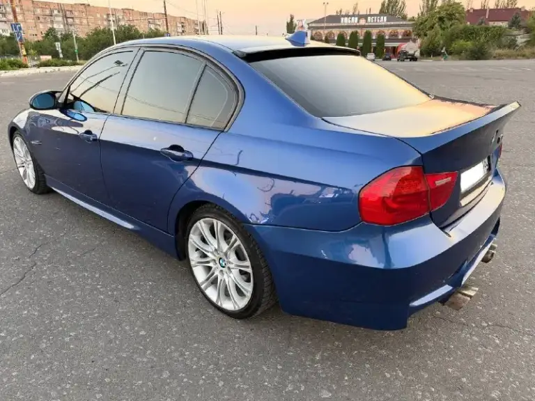 Bmw 325xi, 2007 год.
Под капотом — бензиновый двигатель n52b30af объёмом 3.0 литра, полный привод и классический автомат.
Пробег 171 500 км.
Автомобиль в хорошем состоянии: оцинкованный кузов без коррозии, стёкла оригинальные. Работает ровно, коробка переключает чётко, климат-контроль холодит.
Автомобиль полностью обслужили, сел и поехал.
Документы в полном порядке, техосмотр пройден, продажа от собственника.
Цена — 950 000 рублей.
Есть комплект хороших дисков r19 с резиной в сборе.
Город: донецк. Телефон: +79493710826 (есть мах, telegram). По запросу отправим видеообзор автомобиля.
📲 Tg: @oleg_bbb1
📞 Звоните: +7(949)3710826 - фотография - 4